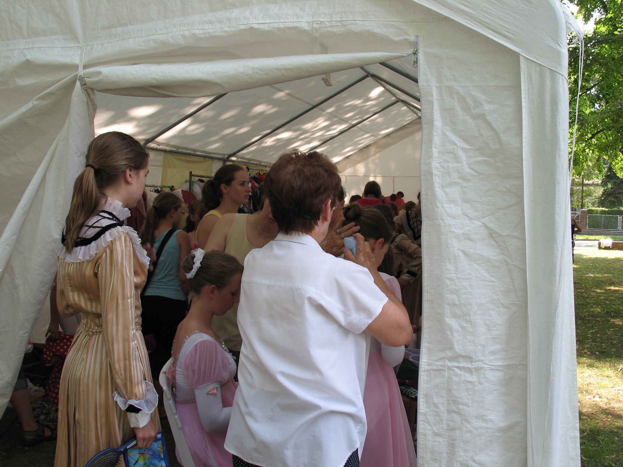 1. Brandenburger Tanzfest in Neuenhagen: 24.04.07.IM Umkleidezelt